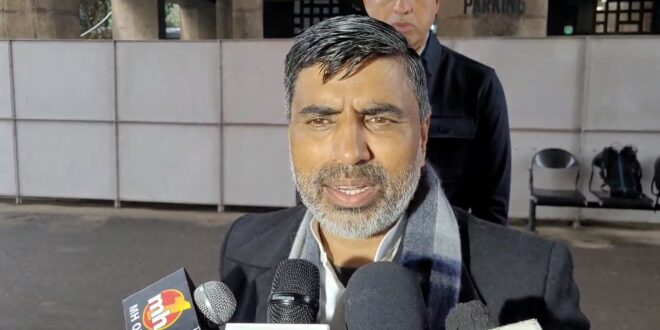 भारत को विश्व गुरु बनाने का सूत्र: शिक्षकों के हाथ में - महीपाल ढांडा