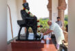 "मेरे जैसे लोग परम पूज्य डॉ. साहब से प्रेरणा प्राप्त करते हैं": पीएम मोदी ने हेडगेवार के स्मृति मंदिर पर अर्पित की श्रद्धांजलि