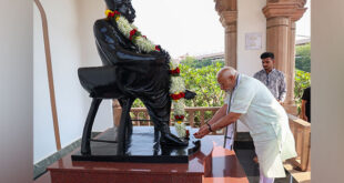 "मेरे जैसे लोग परम पूज्य डॉ. साहब से प्रेरणा प्राप्त करते हैं": पीएम मोदी ने हेडगेवार के स्मृति मंदिर पर अर्पित की श्रद्धांजलि