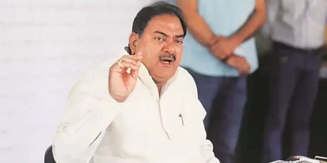 "थूक के चाटने का काम किया