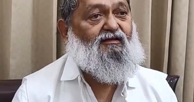 वक्फ बिल पर पश्चिम बंगाल में हिंसा को लेकर अनिल विज का ममता बनर्जी पर हमला, बोले- “उन्हें रियल टाइम एक्शन फिल्में देखने का शौक है”