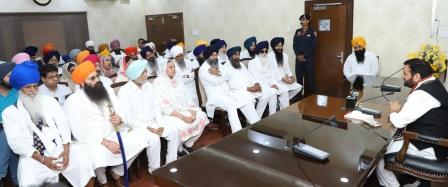 हरियाणा सिख गुरुद्वारा प्रबंधन कमेटी के नव-चयनित सदस्यों ने मुख्यमंत्री से की मुलाकात, मिला सहयोग का आश्वासन