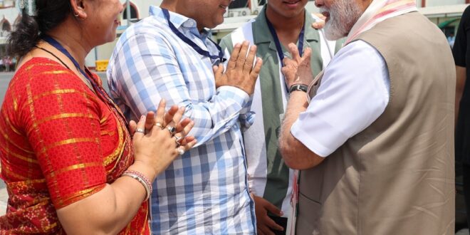 पटना एयरपोर्ट पर प्रधानमंत्री नरेंद्र मोदी से मिले युवा क्रिकेटर वैभव सूर्यवंशी