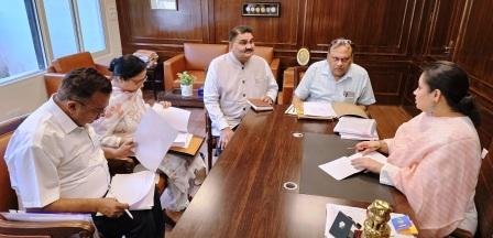 हरियाणा की स्वास्थ्य सेवाओं में बड़ा सुधार: मंत्री आरती सिंह राव ने दी सख्त हिदायतें, रिक्त पद जल्द होंगे भरे
