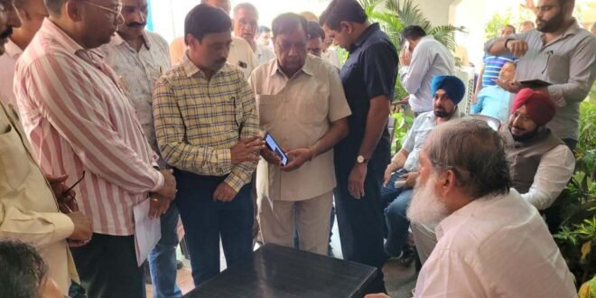 अश्लील संदेश वायरल मामले में तुरंत FIR के निर्देश