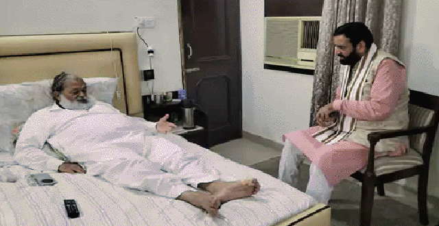 फ्रैक्चर के बाद मंत्री अनिल विज से मिलने अंबाला पहुंचे सीएम नायब सिंह सैनी