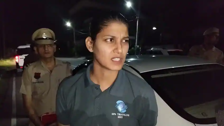 अमरावती मॉल के बाहर दो युवकों पर ताबड़तोड़ फायरिंग