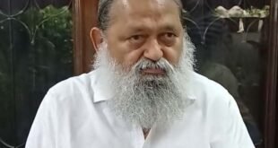 लोकसभा में 20-20 मैच चल रहा है, एक तरफ भारत तो दूसरी तरफ पाकिस्तान" – अनिल विज