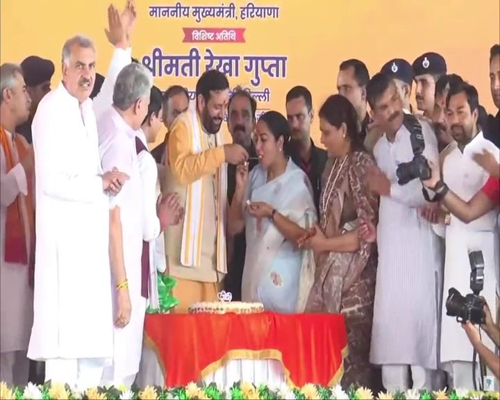 दिल्ली CM रेखा गुप्ता का हरियाणा में भव्य बर्थडे सेलिब्रेशन