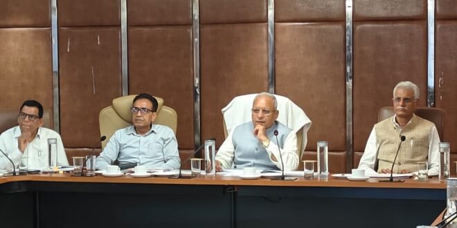 हरियाणा में विकास परियोजनाओं पर सरकार सख्त! PWD मंत्री रणबीर गंगवा बोले- तय समय पर पूरे हों सड़क और भवन निर्माण कार्य