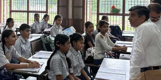 सरकारी स्कूलों में शिक्षा की गुणवत्ता बढ़ाना हमारी प्राथमिकता: शिक्षा मंत्री महीपाल ढांडा, पंचकूला स्कूल का किया औचक निरीक्षण