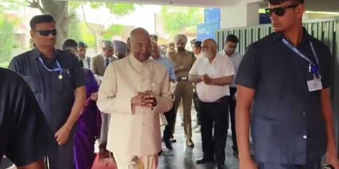 पूर्व राष्ट्रपति रामनाथ कोविंद पहुंचे पंचकूला, ओमप्रकाश धनखड़ के आवास पर हुई अहम मुलाकात