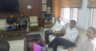 पंचकूला के सरकारी कॉलेज में अचानक पहुंचे शिक्षा मंत्री महिपाल ढांडा, ‘NO ENTRY’ बोर्ड पर जताई आपत्ति