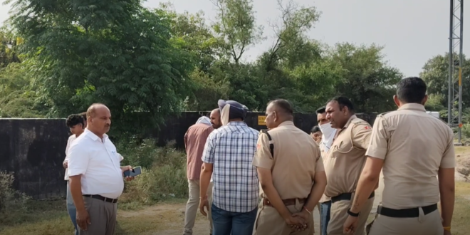 सिरसा रेलवे स्टेशन के पास झाड़ियों में मिला युवक का शव