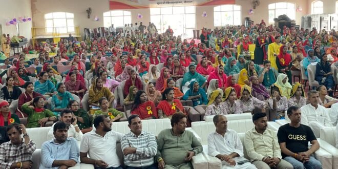 : पूंडरी में भाजपा प्रदेशाध्यक्ष ने औषधीय पौधा लगाकर नमो वाटिका का किया शुभारंभ